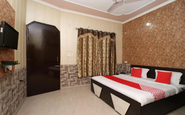 Punjab Hotel By OYO Rooms