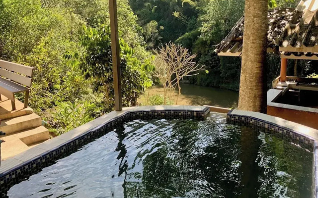 The Cascade - Mae Taeng Waterfall Bungalows