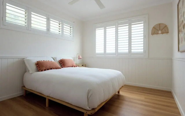 Tugun Retreat - 5BRM Home with Pool