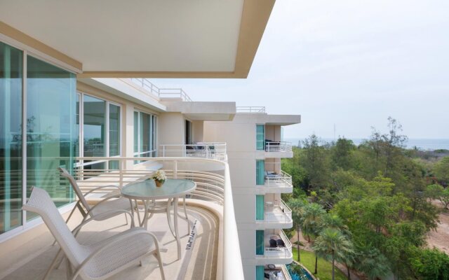 Baan Sanpleon Beachfront Condominium