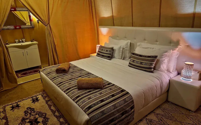Adrar Luxury Camp