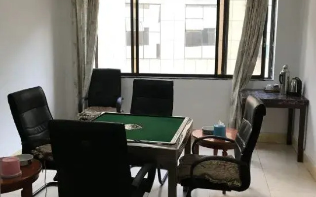 Hua Qiao Hotel