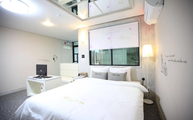 Cheonan Hound Hotel