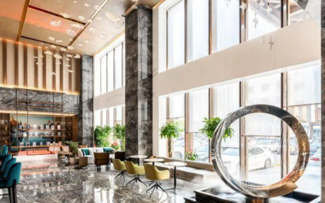 Baolifeng International Business Hotel