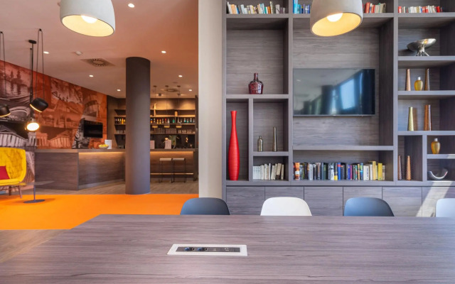 Campanile Vienna South