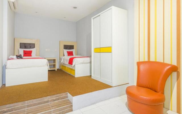 RedDoorz near Suroboyo Carnival Park