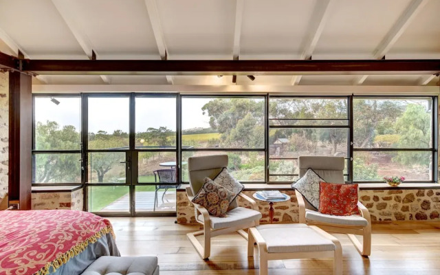 Old Chaff Mill Retreat - - luxury vineyard accommodation