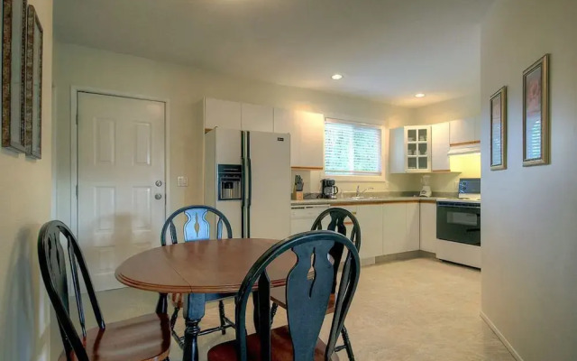 Beach Access Kelowna Rental Home Upper Unit by KVR