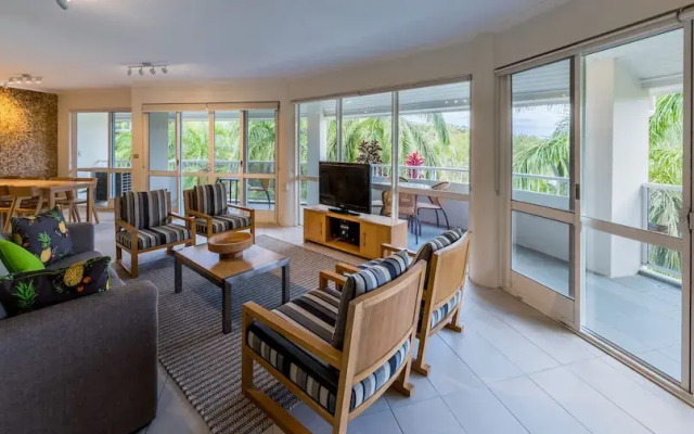 Coral Coast Apartments Palm Cove AVC