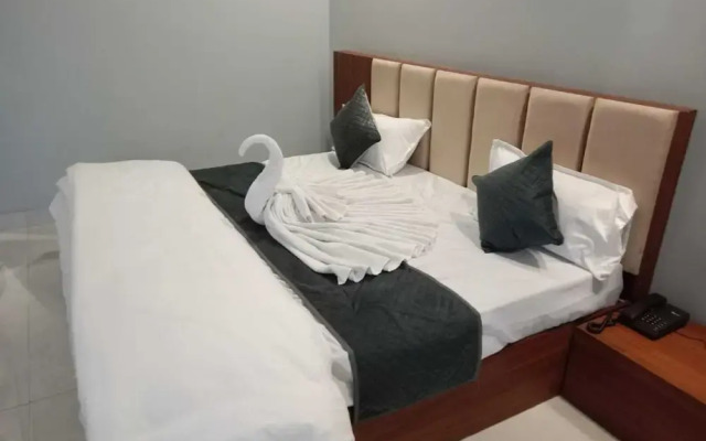 Hotel Grand Aana Inn