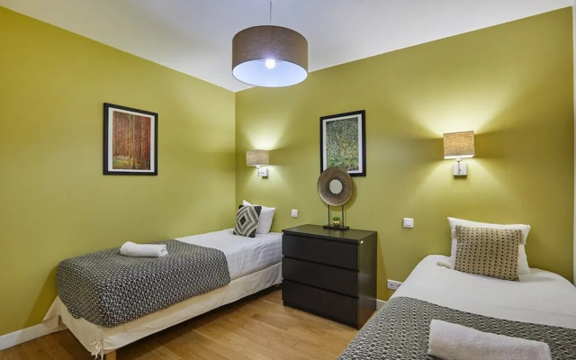 Superb 3 Bedroom Flat in the Center of Paris