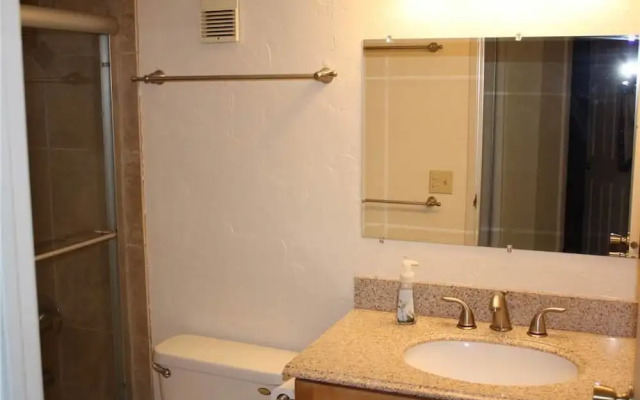 Trail's End 509 Downtown Condos with on-site Hot Tub