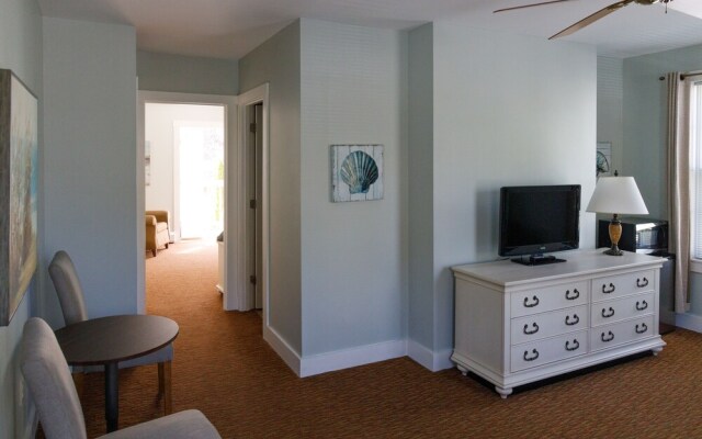 The Admiral's Inn Resort