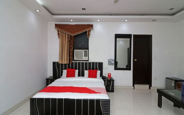 OYO 12340 The Royal Park Plaza