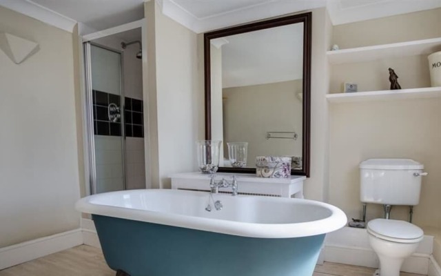 Old Harbour Townhouse