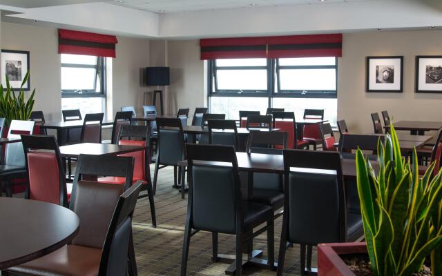 Holiday Inn Express London Luton Airport by IHG