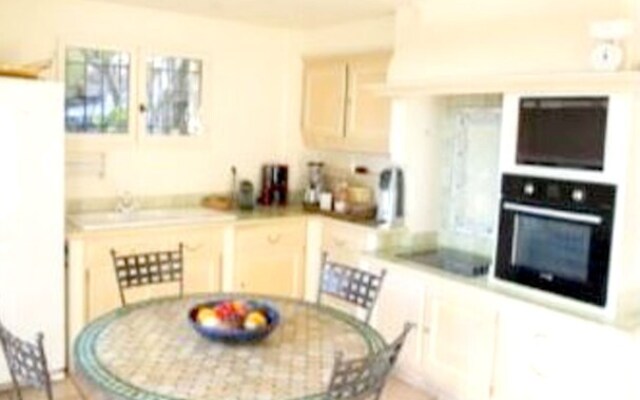 Property With 5 Bedrooms in Mouans-sartoux, With Wonderful Mountain Vi