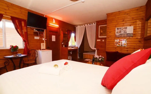 Neve Bar boutique hotel in the village