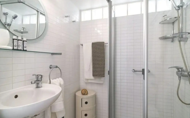 City Seafront Haven - 2 Bed Luxury Apartment