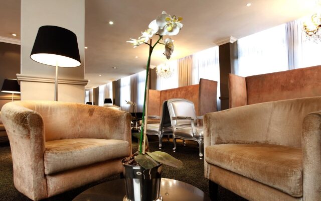 Manhattan Hotel