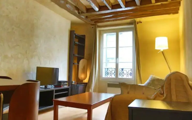 One Bedroom Apartment Near Madeleine