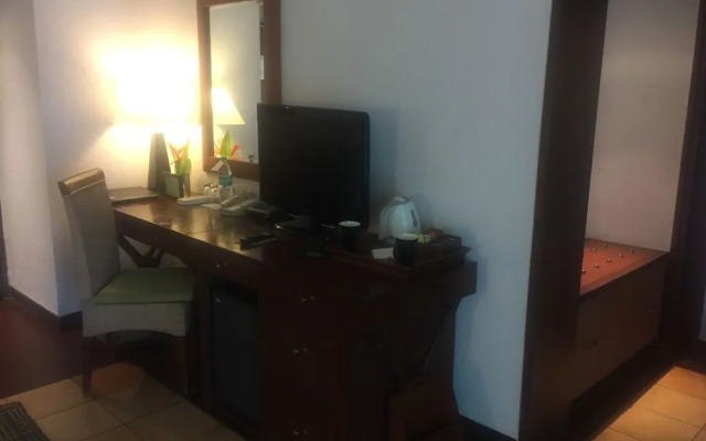 Radisson Plaza Resort & Spa