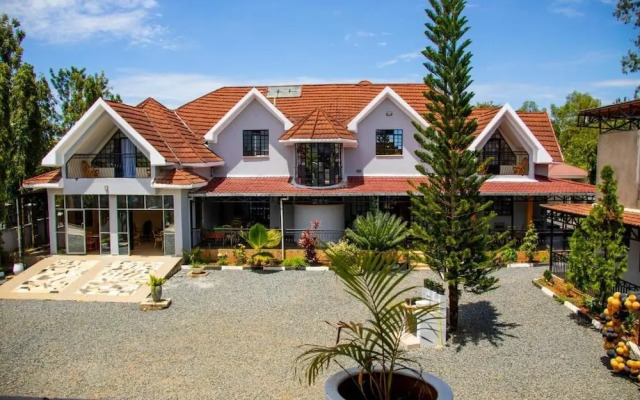 Mojoh Inn Hotel