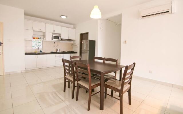 Comfy 3BR Home With Klcc View