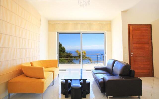 Seafront, 5star Home - 4min Walk To Private Beach