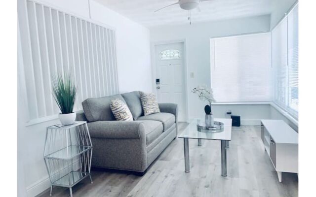 Ski 116 Apartment in Hallandale Beach