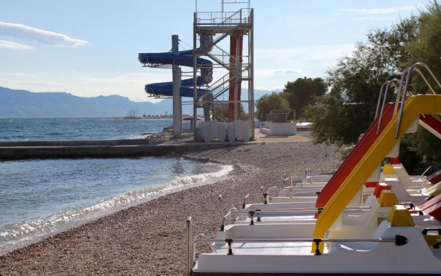 Apartments by the sea Mirca, Brac - 5655