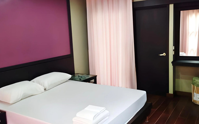 339 Hotels & Resort
