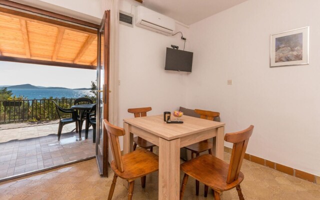 Beautiful Apartment in Drage With Wifi and 1 Bedrooms
