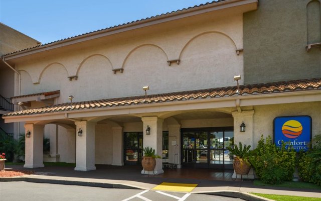 Comfort Inn & Suites Rancho Cordova - Sacramento