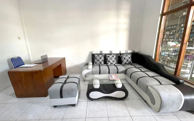 OYO Life 93083 Nova Jaya 3 Homestay Syariah