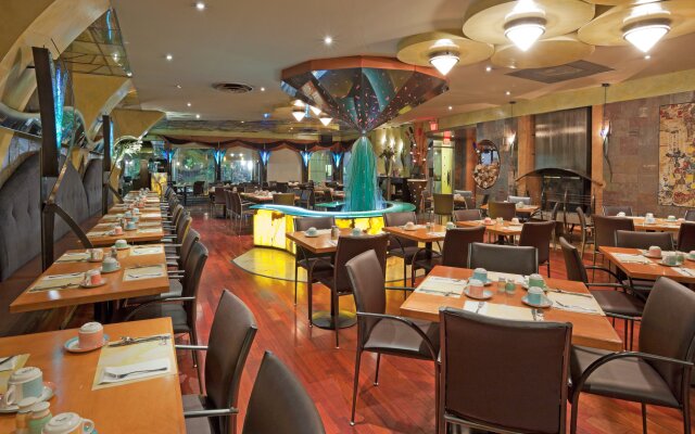 Holiday Inn Niagara Falls - By The Falls by IHG