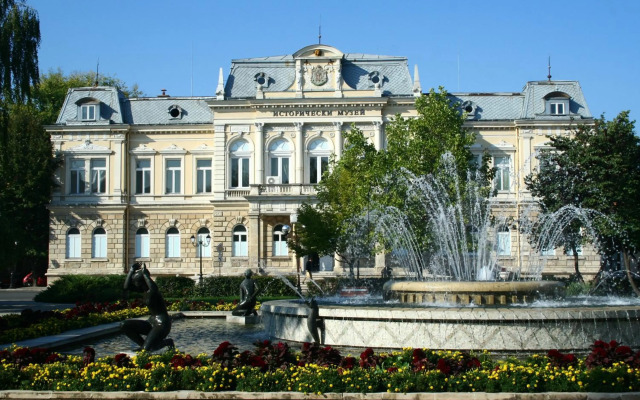 Old Center Apartment