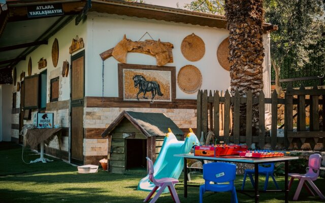 Pamukkale Apollon Garden