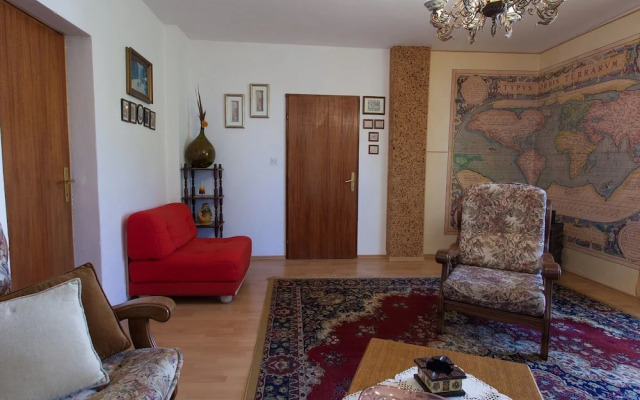 Spacious Apartment With Terrace, Near the Beach