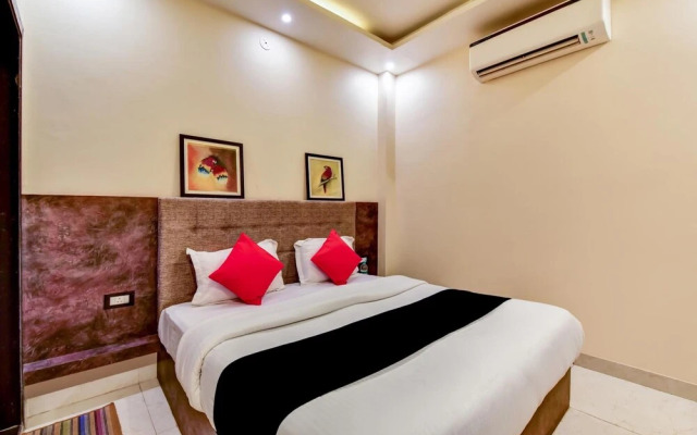 Hotel Frontier Royal