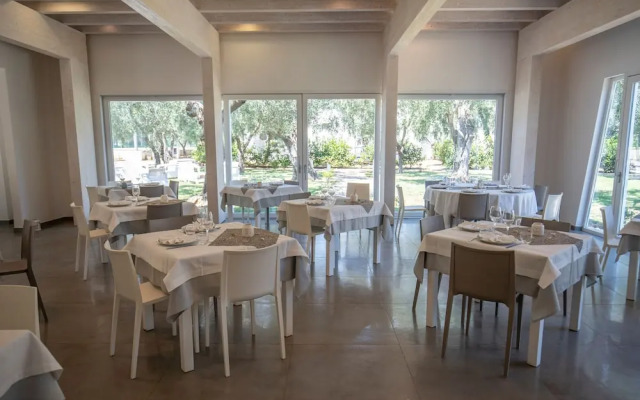 Ferienwohnung "ulivo" mit Pool und Privatstrand -1