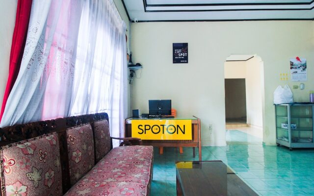 Berkah Homestay Syariah by OYO Rooms