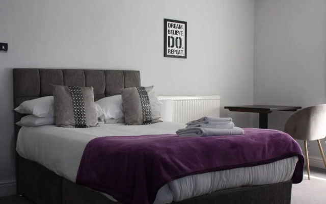 Hare & Barrel Hotel