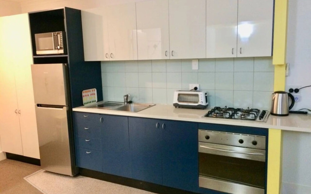 Comfortable Studio Apartment In Leafy New Farm