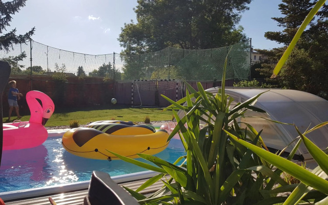 Pool & Lake Holiday Home