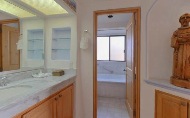 2BR W/private Jacuzzi: Casa del Mar Pelicano 301