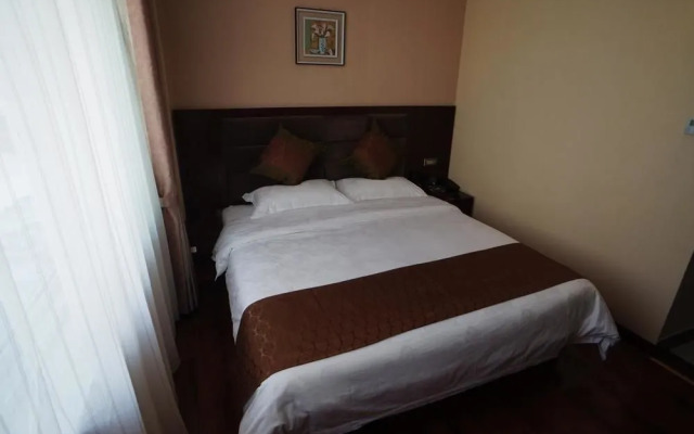 Sunshine Holiday Hotel