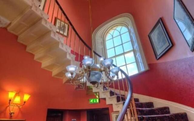 The Elms Hotel