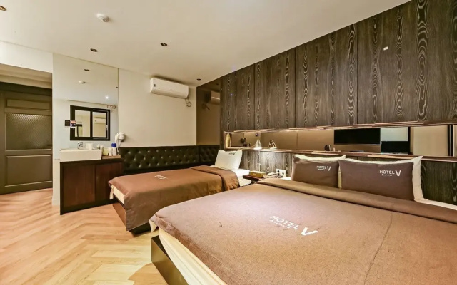 Busan Gangseo Sinho-dong V Hotel