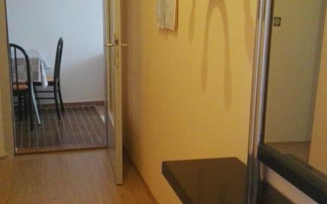 Apartment Tinka-with Beautiful Garden Area